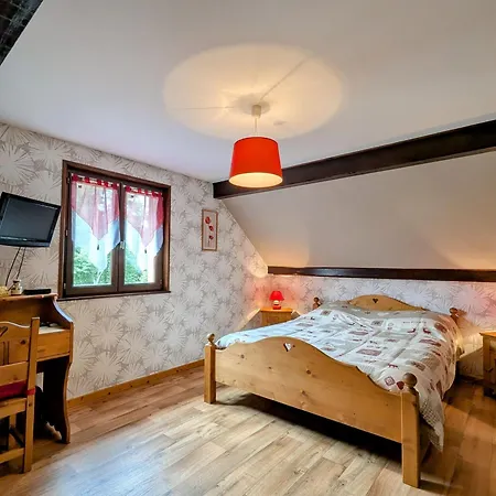 Familiale Avec Piscine Et A - Fr-1-589-708 Bed & Breakfast Anould