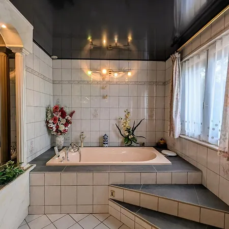 Familiale Avec Piscine Et A - Fr-1-589-708 * Anould