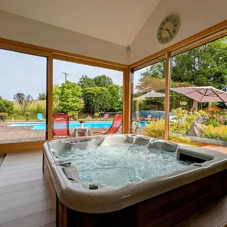 Couette-café Familiale Avec Piscine Et à - Fr-1-589-708