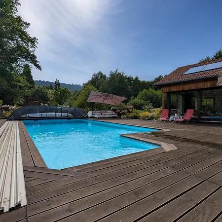 Couette-café Familiale Avec Piscine Et à - Fr-1-589-708