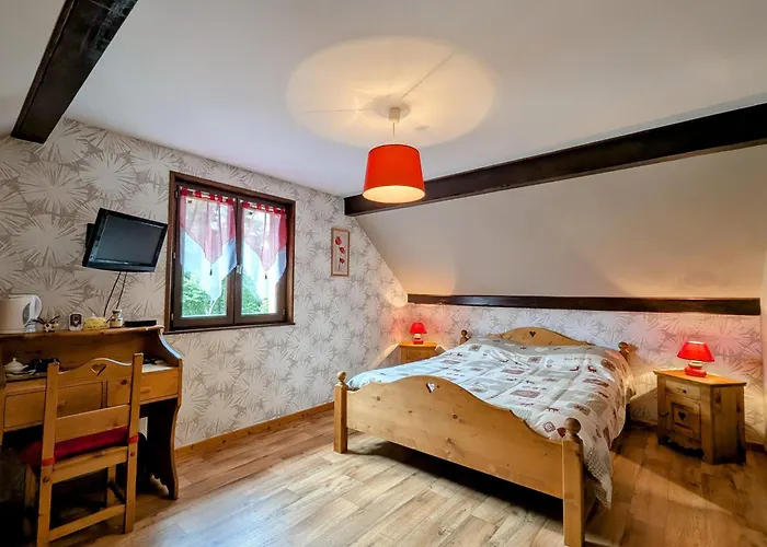 Familiale Avec Piscine Et à - Fr-1-589-708 Alojamento de Acomodação e Pequeno-almoço Anould